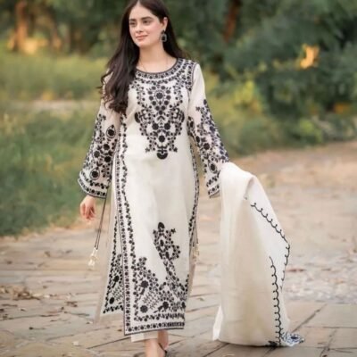 Agha Noor New Collection Luxury Embroidered 3Pcs Lawn Suit
